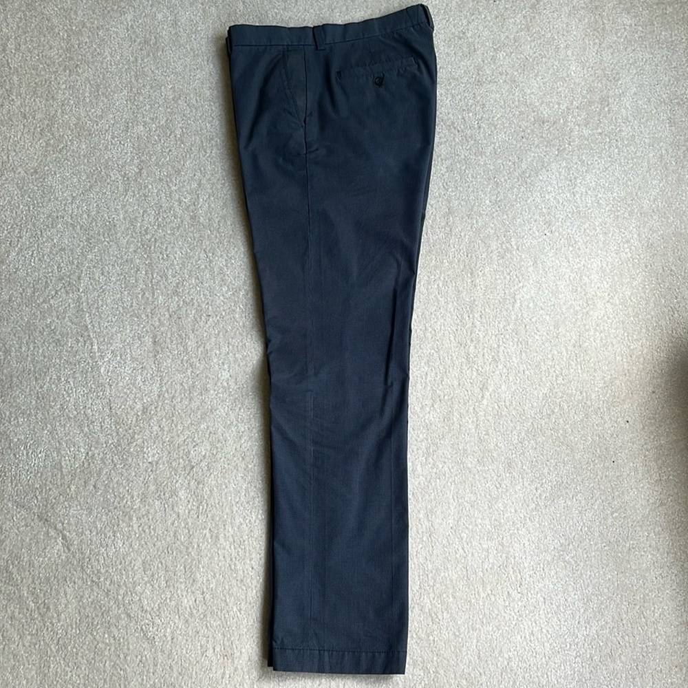 34x34 blue/lite blue window pain Banana Republic khakis